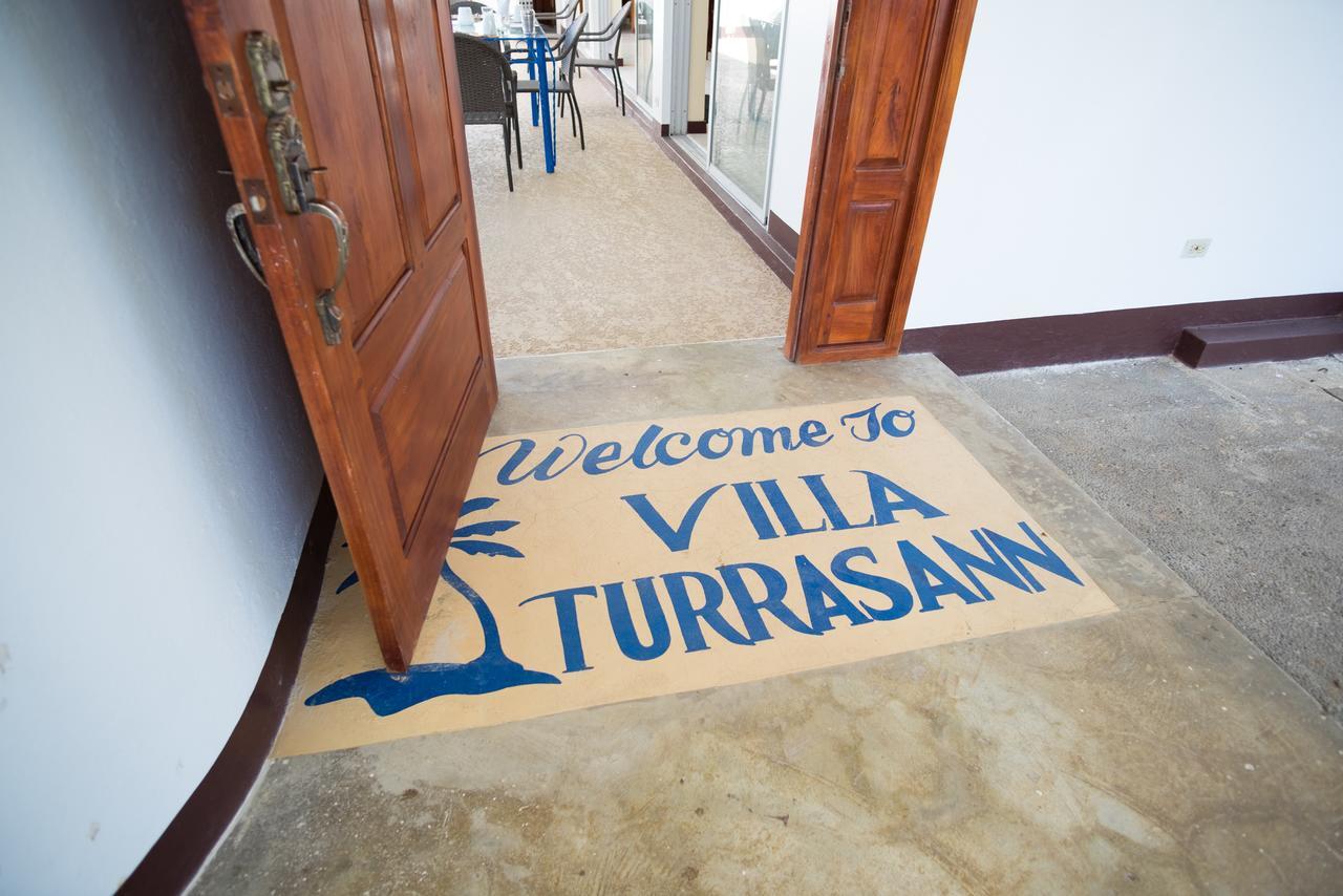 Villa Turrasann Runaway Bay Exterior foto